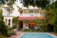 African Pride Hacklewood Hill Country House